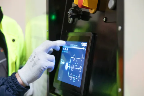 APA-ECO GPU touchscreen interface in use