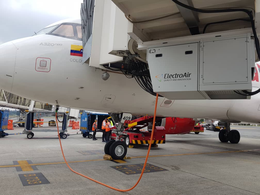 ElectroAir EAC-PBB system connected to A320neo in Colombia